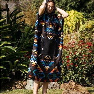 Nomadix Changing Poncho: Cascades Multi